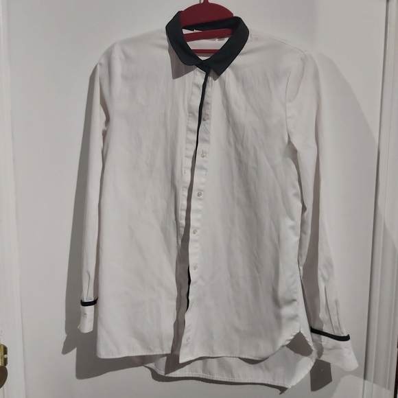 White button down shirt - Picture 2 of 3